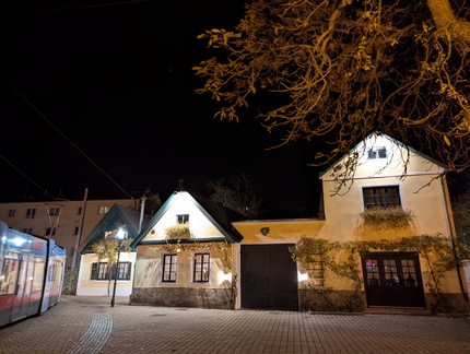 PXL 20251029 200521233