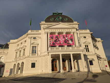 PXL 20251030 064941133